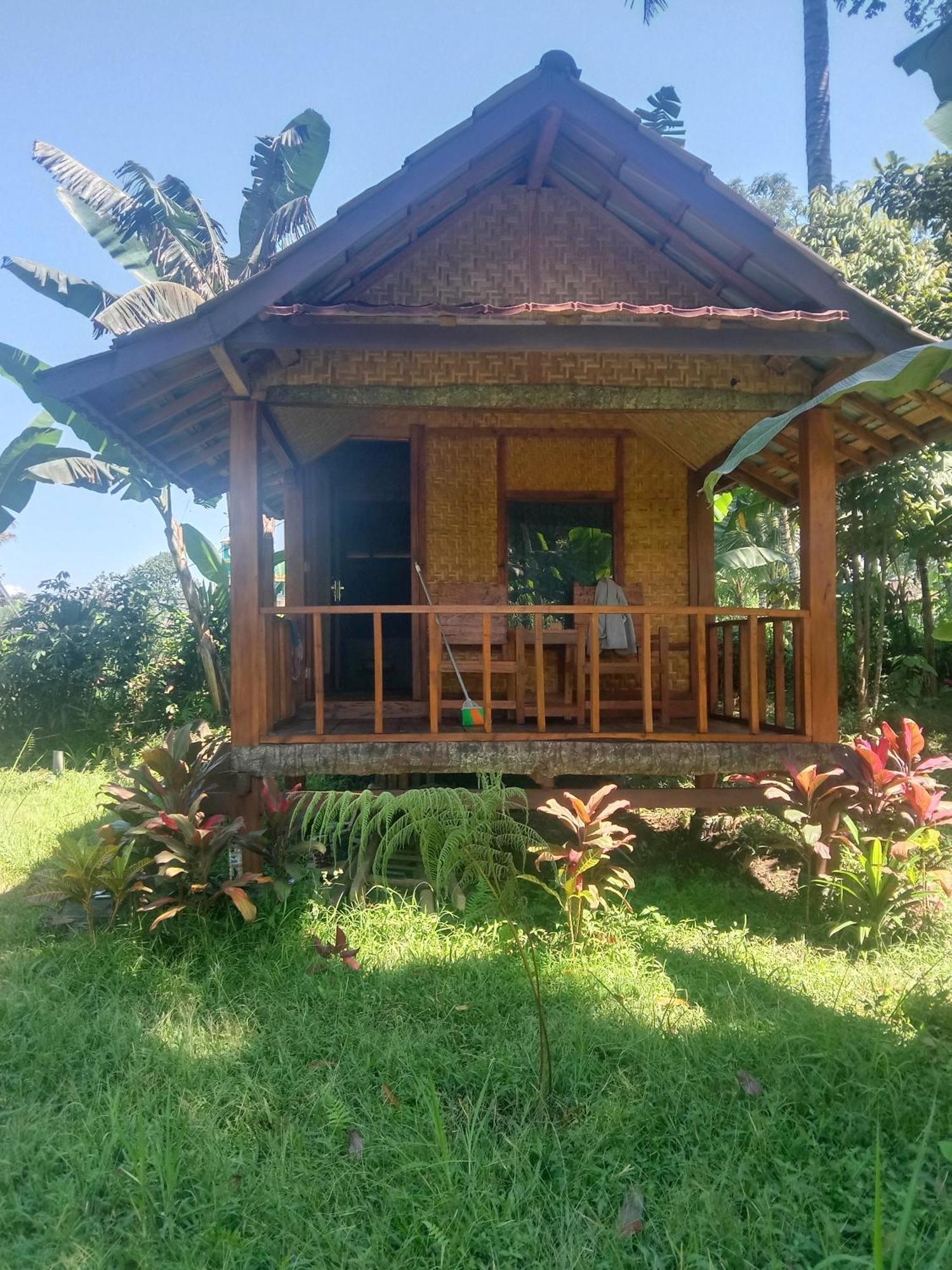 Banana Bungalows Tetebatu Exterior photo