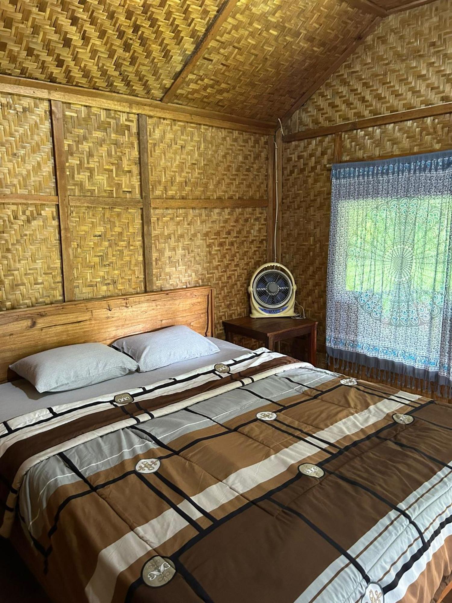 Banana Bungalows Tetebatu Room photo